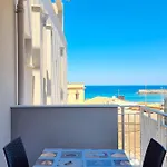 Royal Sea House شقة *