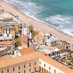 شقة Royal Sea House تْشيفالو